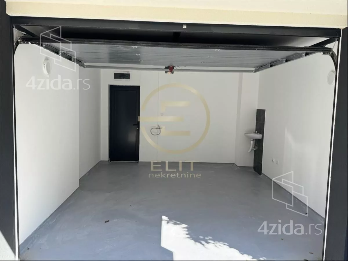 Šestosoban stan | 4zida