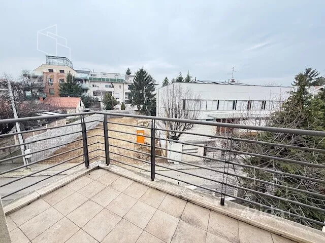 Šestosoban stan | 4zida