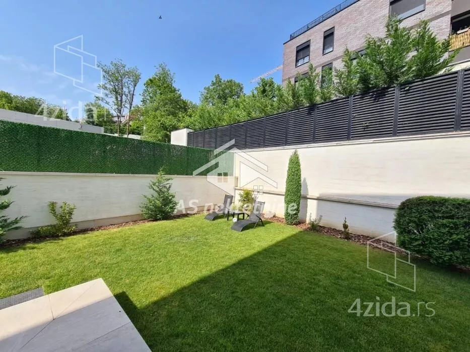 Šestosoban stan | 4zida