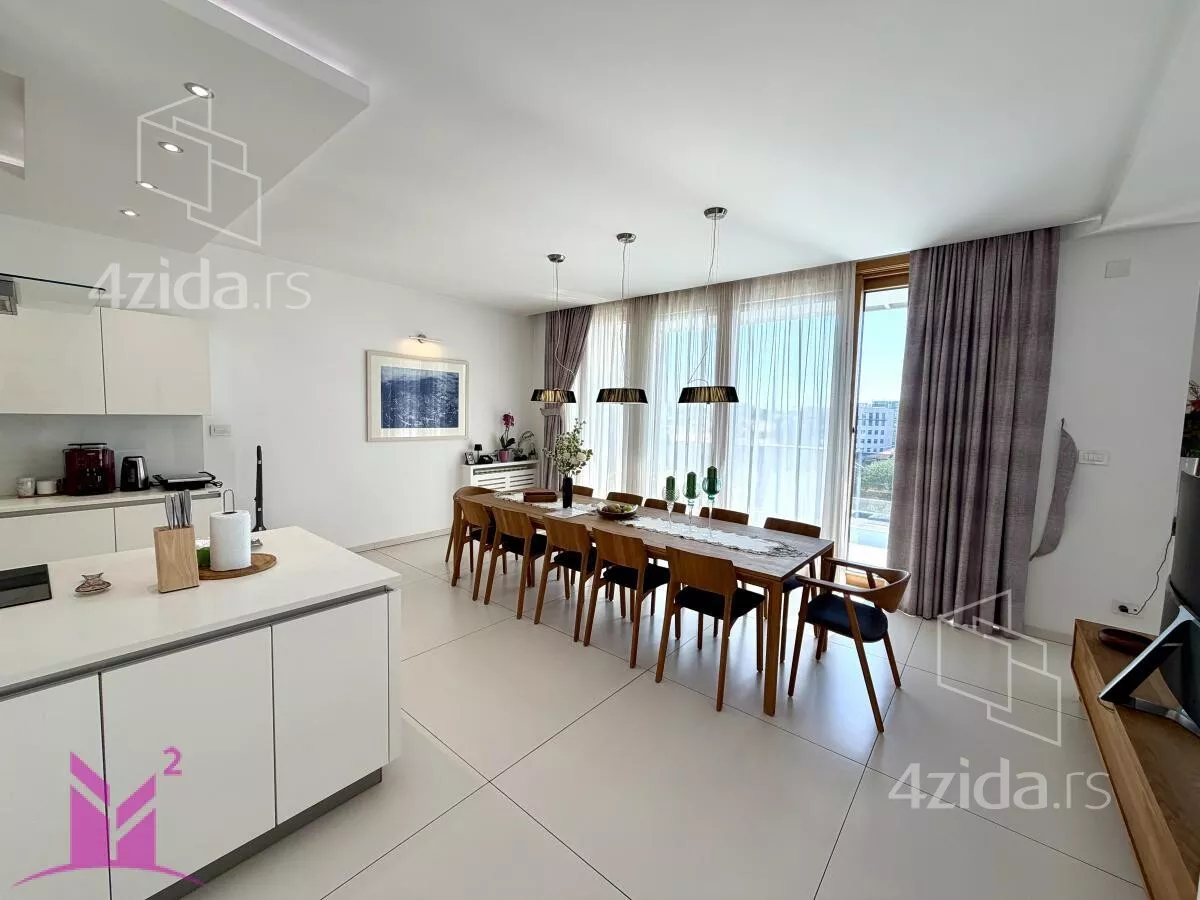 Sedmosoban stan | 4zida