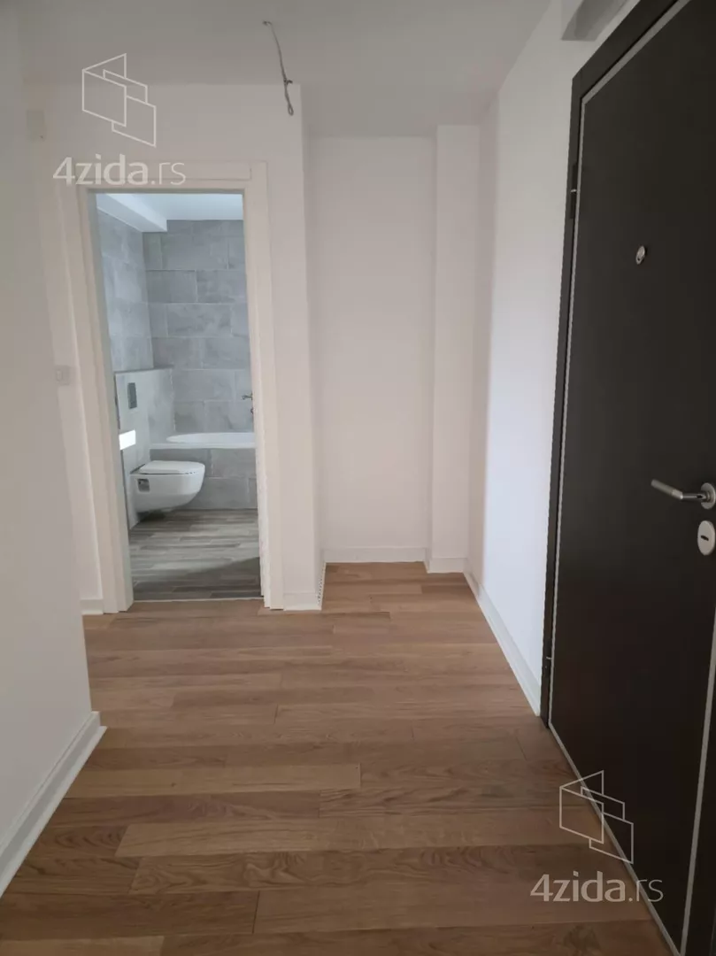 Četvoroiposoban stan | 4zida