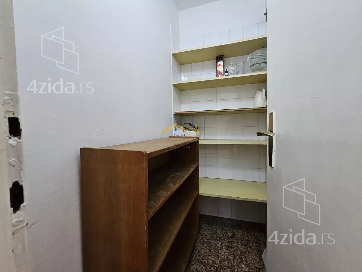 Četvoroiposoban stan | 4zida