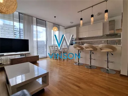 Petra Drapšina | 4zida.rs