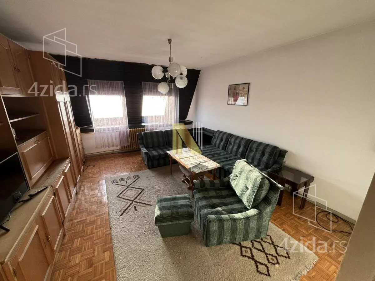 Troiposoban stan | 4zida