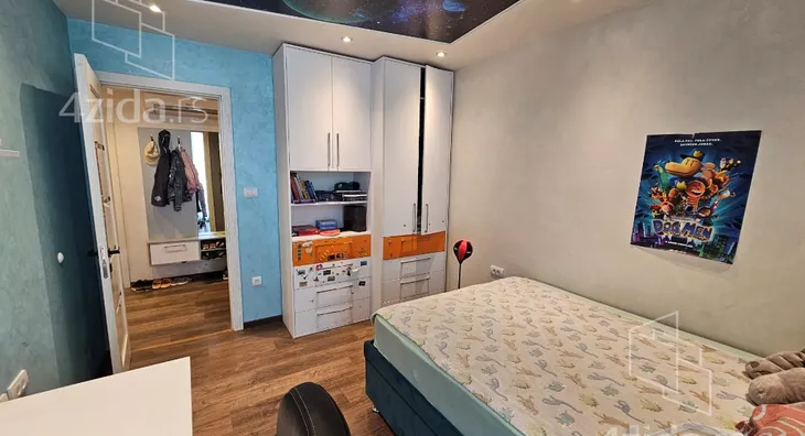 Troiposoban stan | 4zida