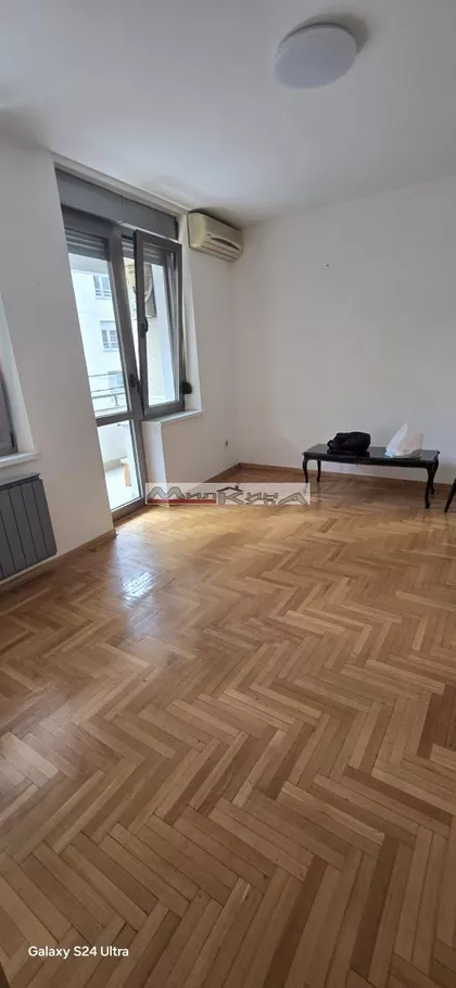 Crveni Krst Vračar | 4zida.rs