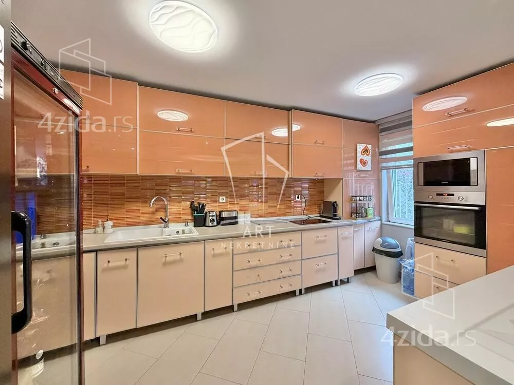 Petosoban stan | 4zida