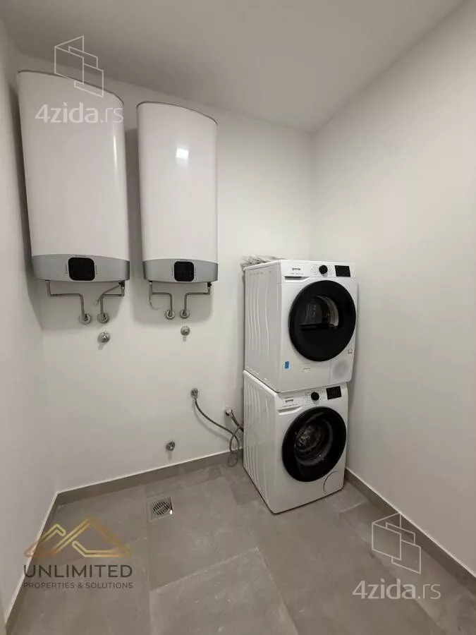 Sedmosoban stan | 4zida