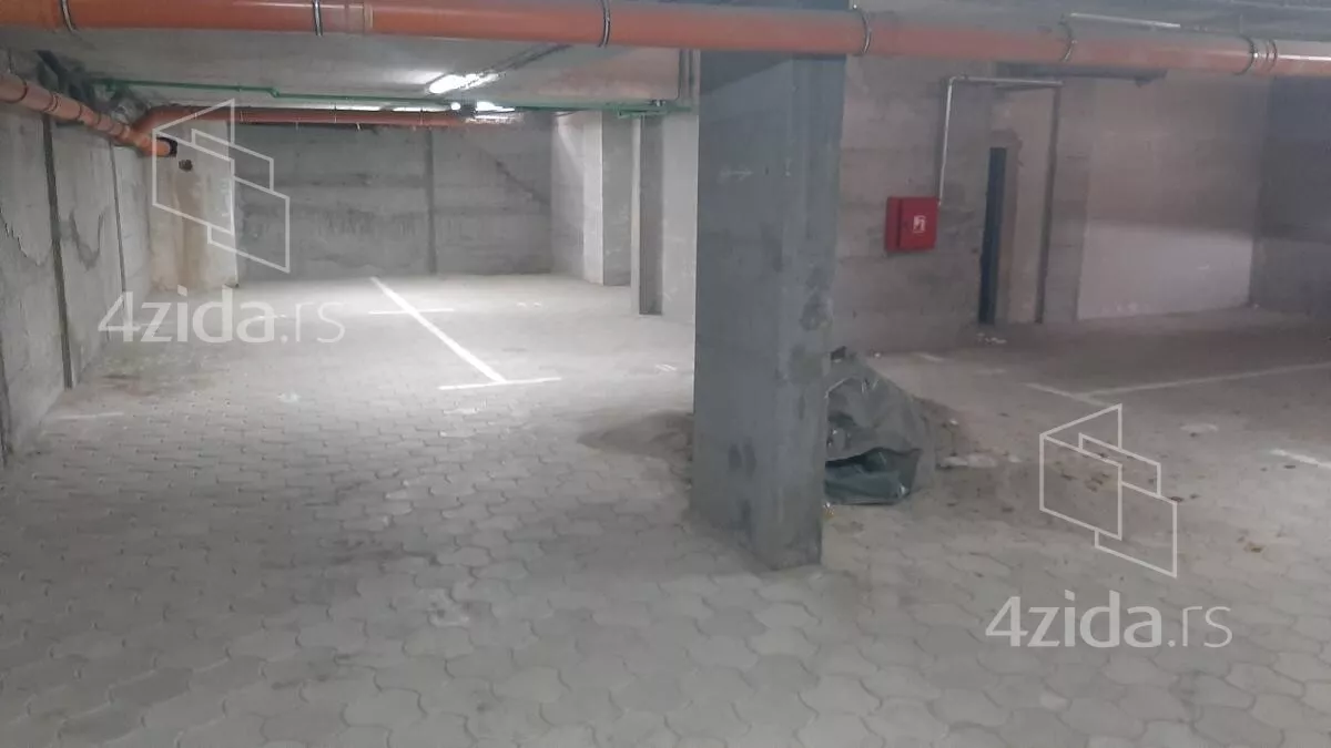 Garaža/Parking | 4zida