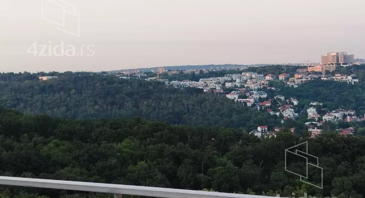 Četvoroiposoban stan | 4zida