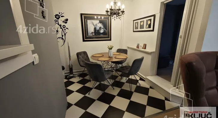 Troiposoban stan | 4zida