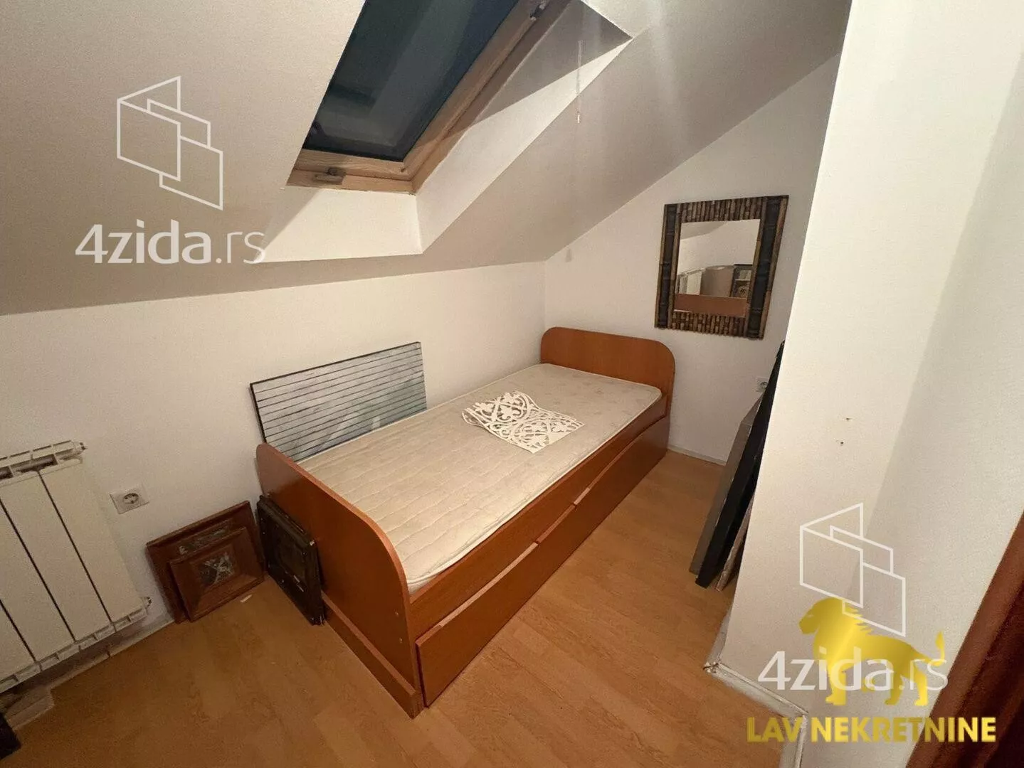 Troiposoban stan | 4zida