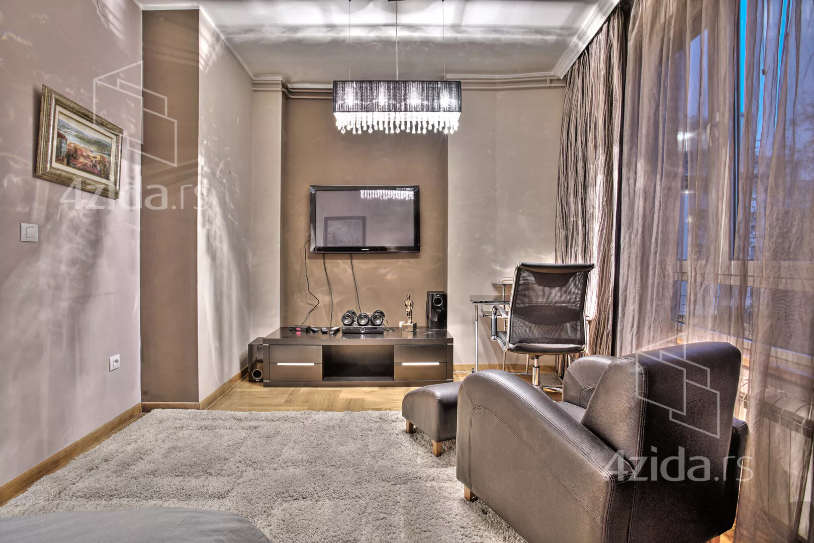 Petosoban stan | 4zida