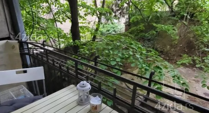 Četvoroiposoban stan | 4zida