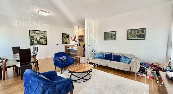 Četvorosoban stan | 4zida