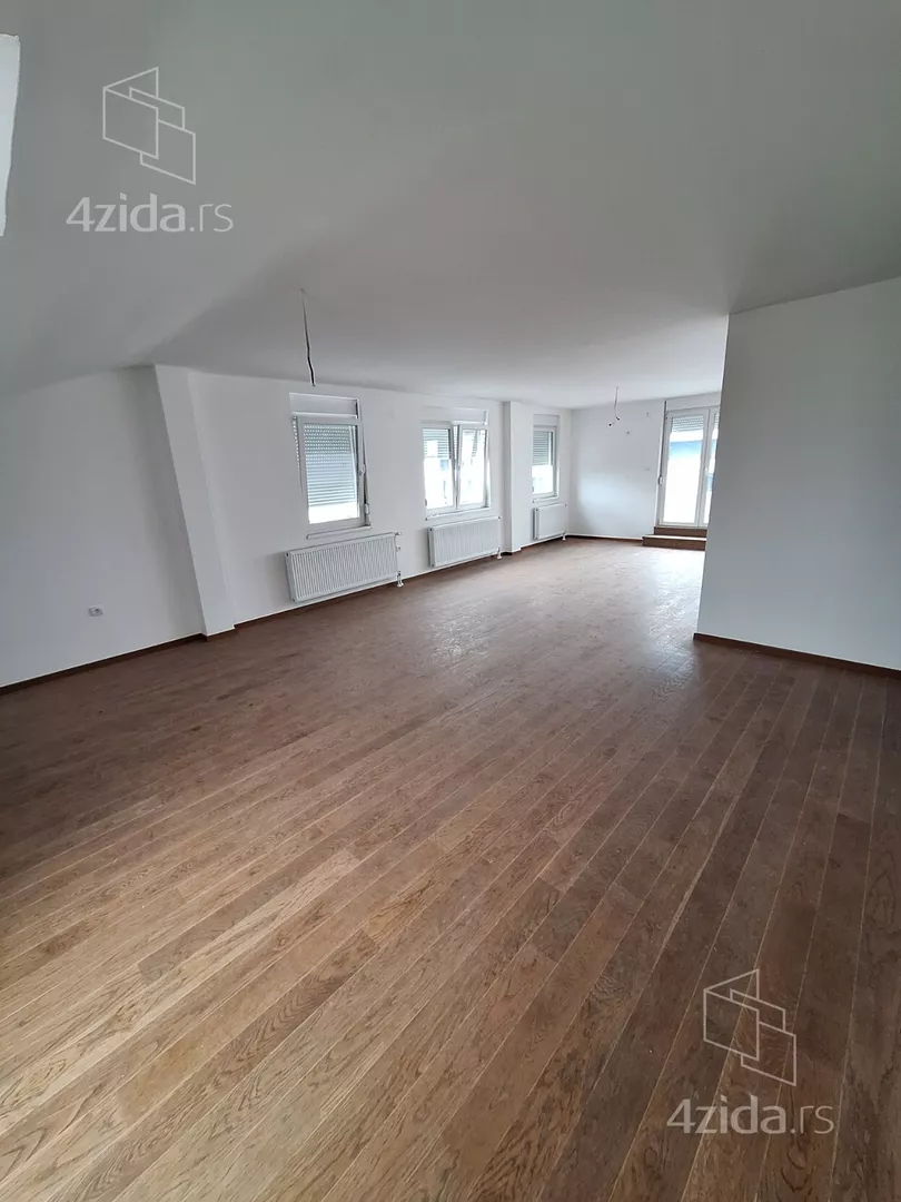 Šestosoban stan | 4zida