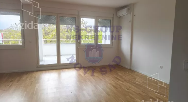 Četvoroiposoban stan | 4zida