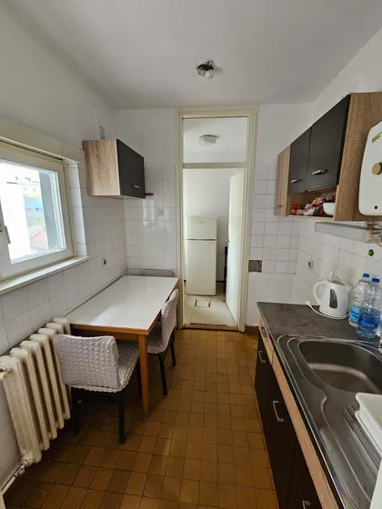 Trg Cara Jovana Nenada 10 | 4zida.rs