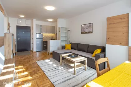 Aleksandra Bugarskog | 4zida.rs