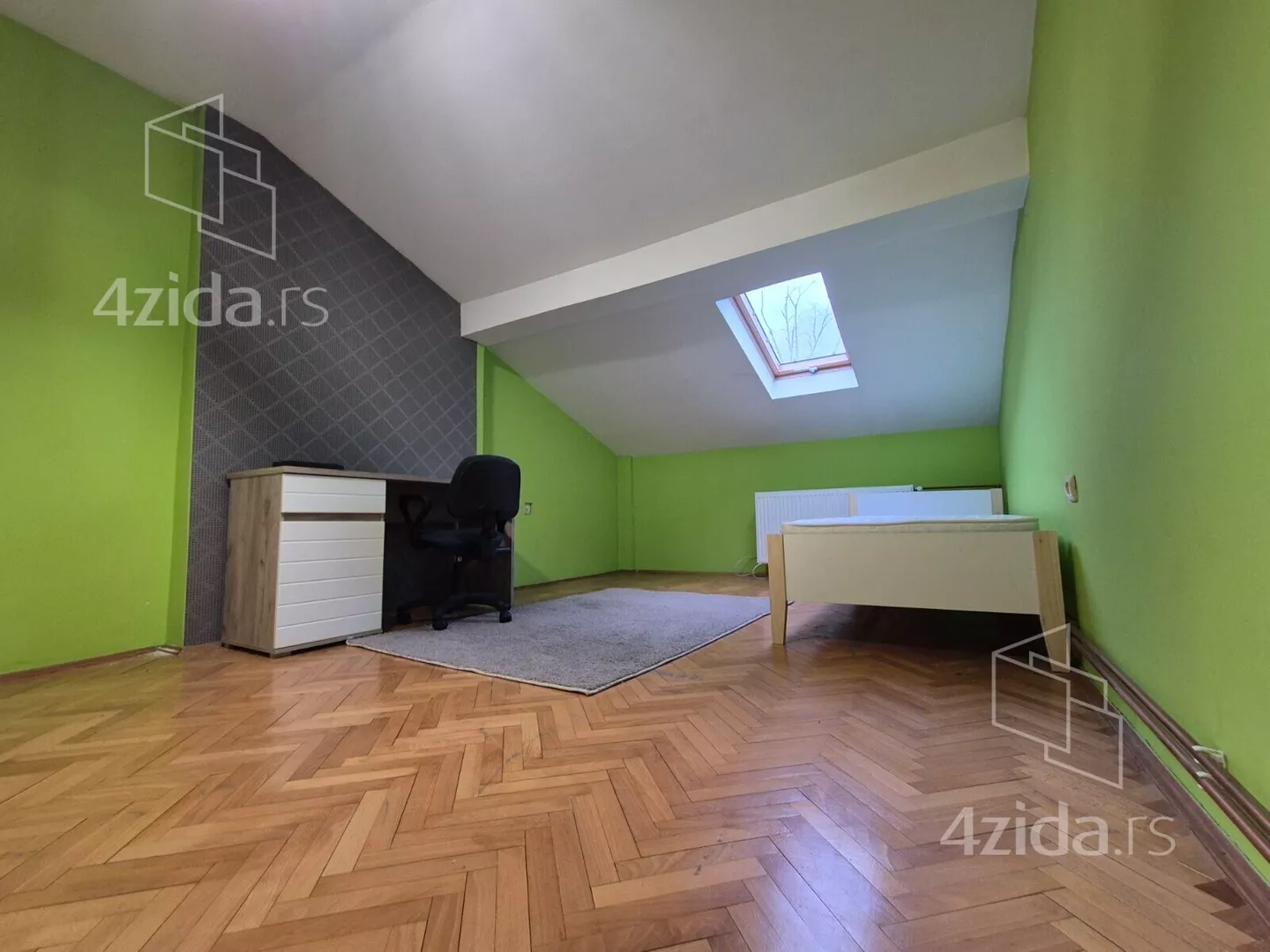 Troiposoban stan | 4zida