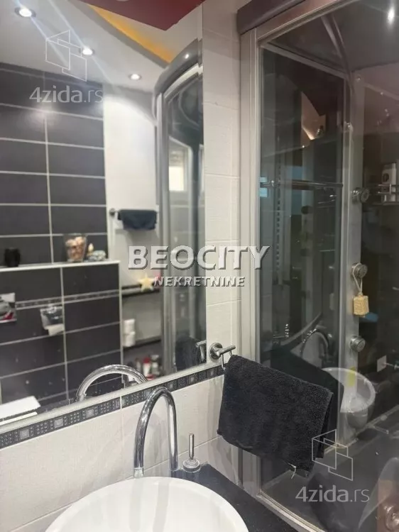 Četvoroiposoban stan | 4zida