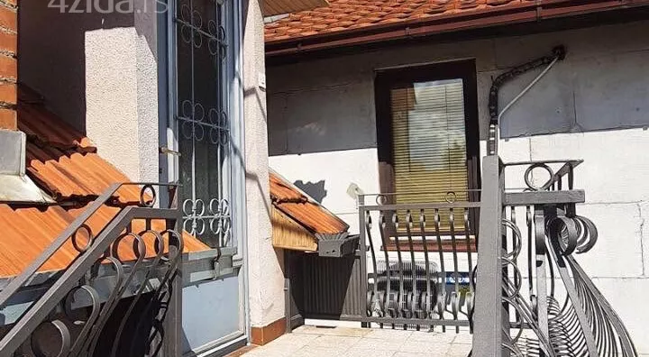 Garsonjera | 4zida