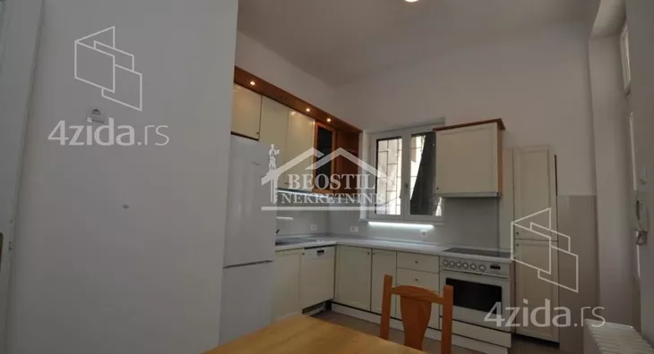 Šestosoban stan | 4zida