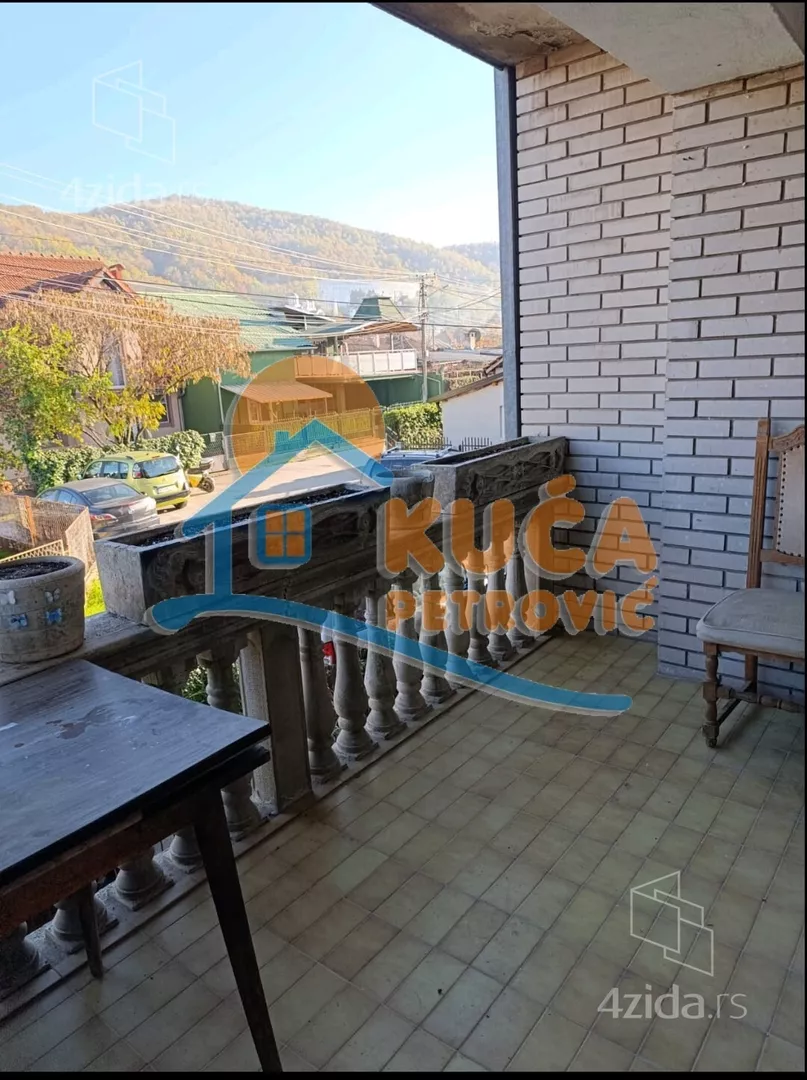 Troiposoban stan | 4zida