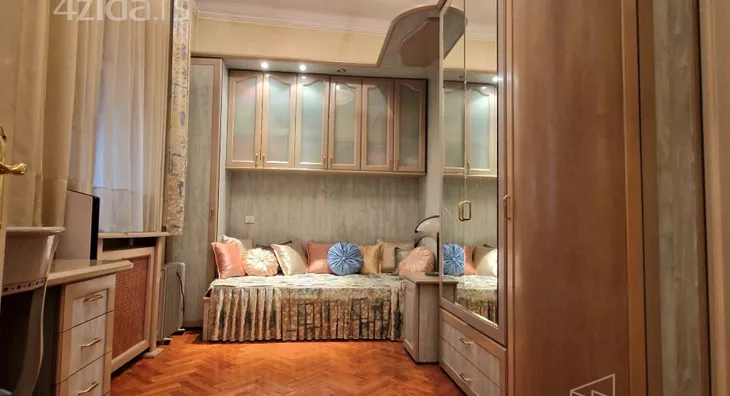 Šestosoban stan | 4zida