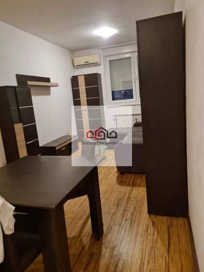 Cara Dušana | 4zida.rs