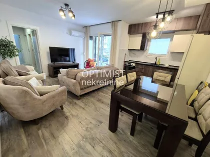 Bata Lakina | 4zida.rs