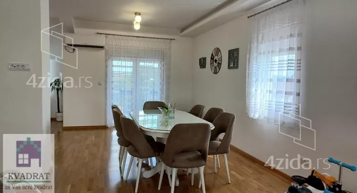 Petosoban stan | 4zida