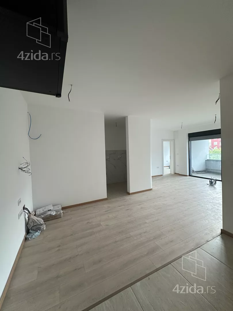 Četvoroiposoban stan | 4zida