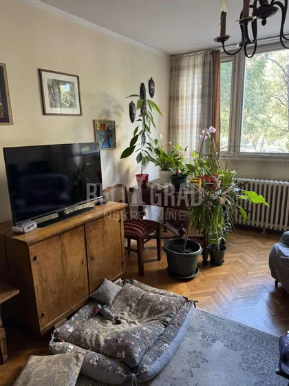 Pariske komune | 4zida.rs