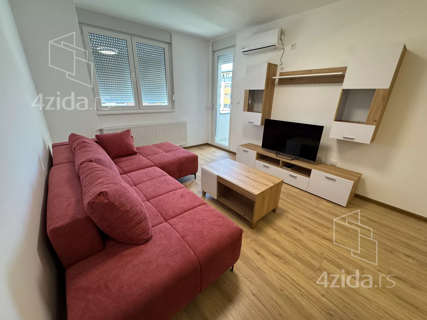 Jednoiposoban stan | 4zida