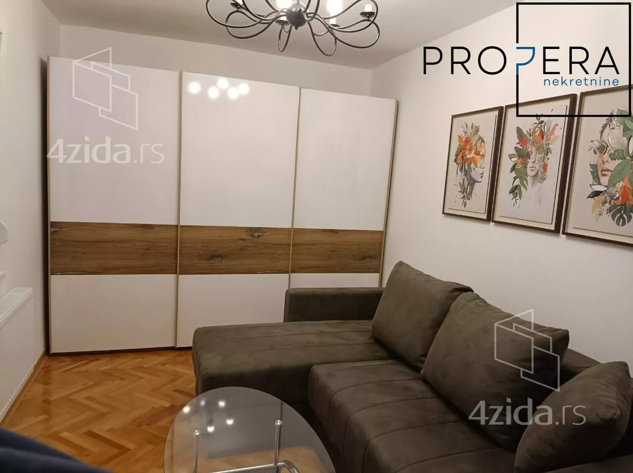 Četvoroiposoban stan | 4zida