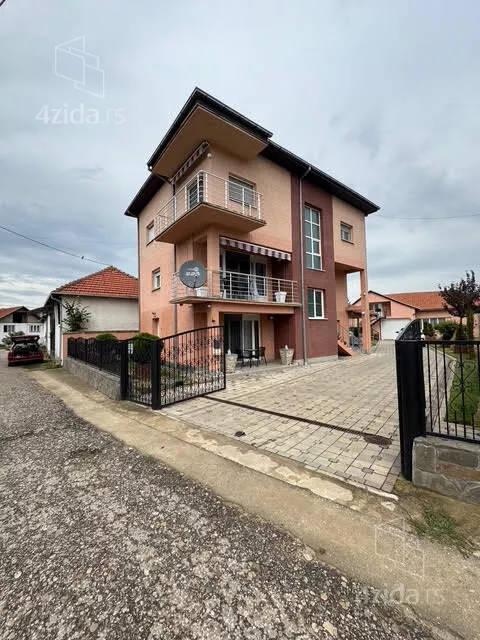 3-etažna kuća | 4zida