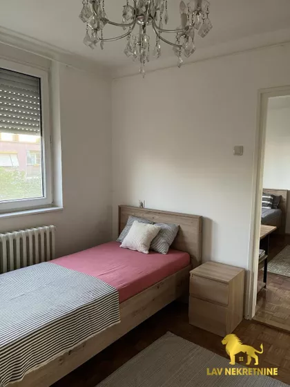 NADEŽDE PETROVIĆ | 4zida.rs