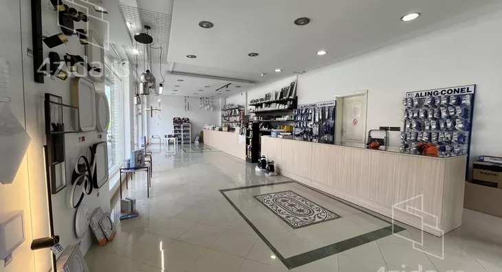 Lokal | 4zida