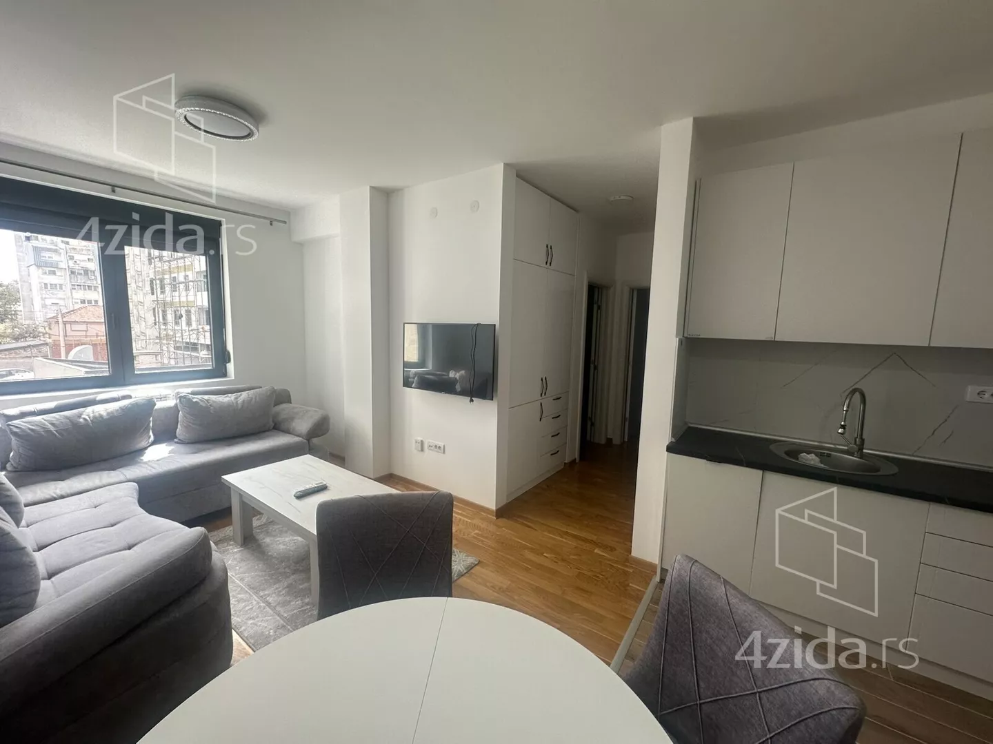 Dvoiposoban stan | 4zida