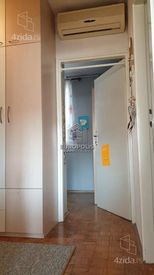 Četvoroiposoban stan | 4zida