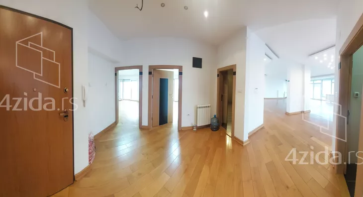 Petosoban stan | 4zida