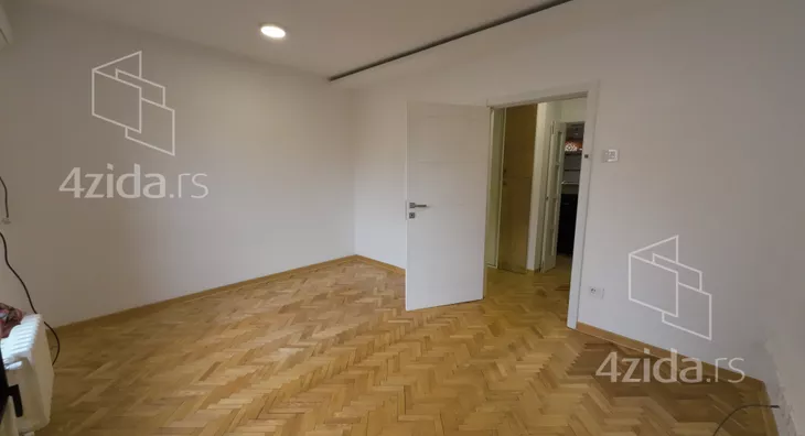 Četvoroiposoban stan | 4zida