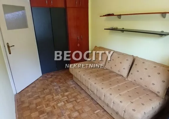Četvoroiposoban stan | 4zida