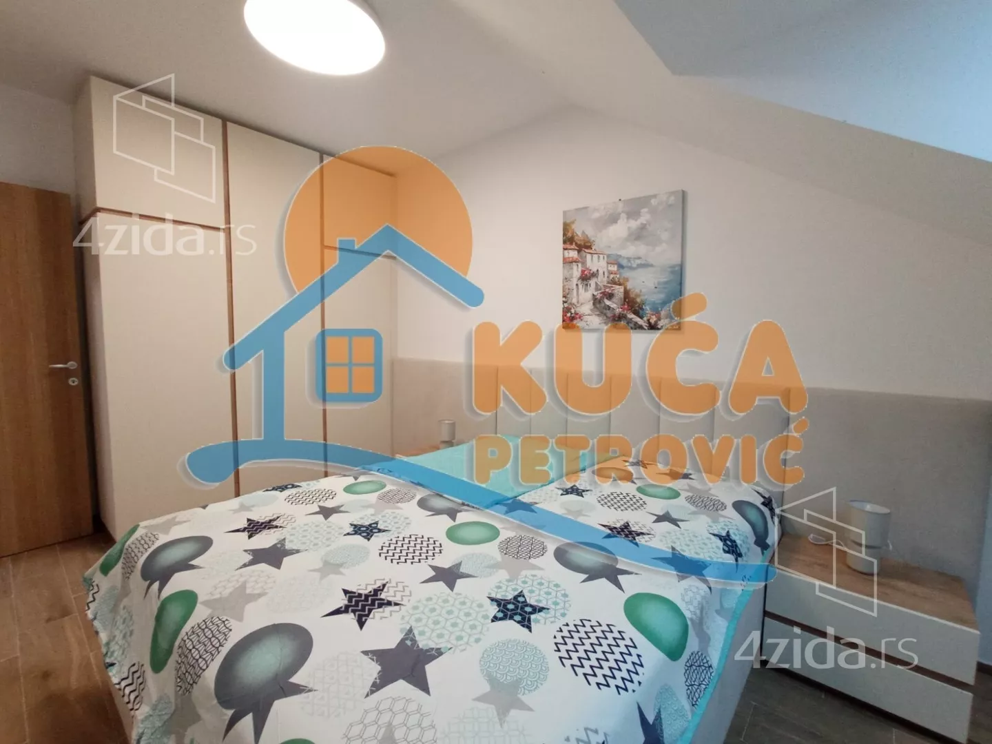 Troiposoban stan | 4zida