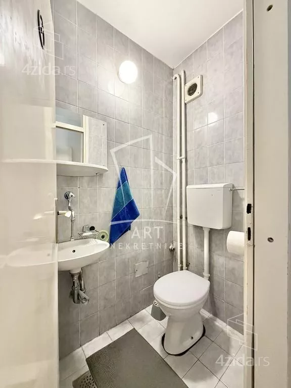 Petosoban stan | 4zida