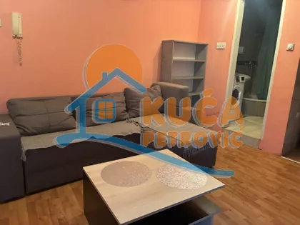 Trg Pavla Stojkovića | 4zida.rs