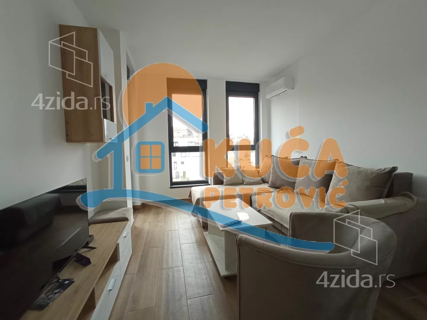 Jednoiposoban stan | 4zida