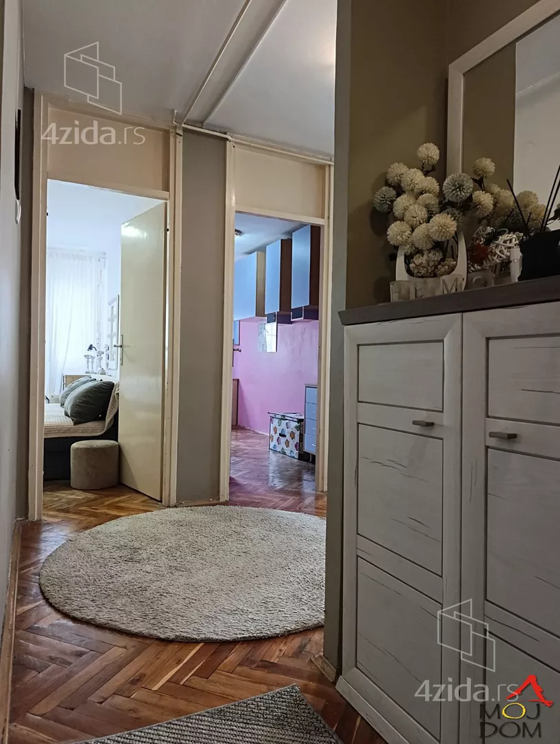 Troiposoban stan | 4zida
