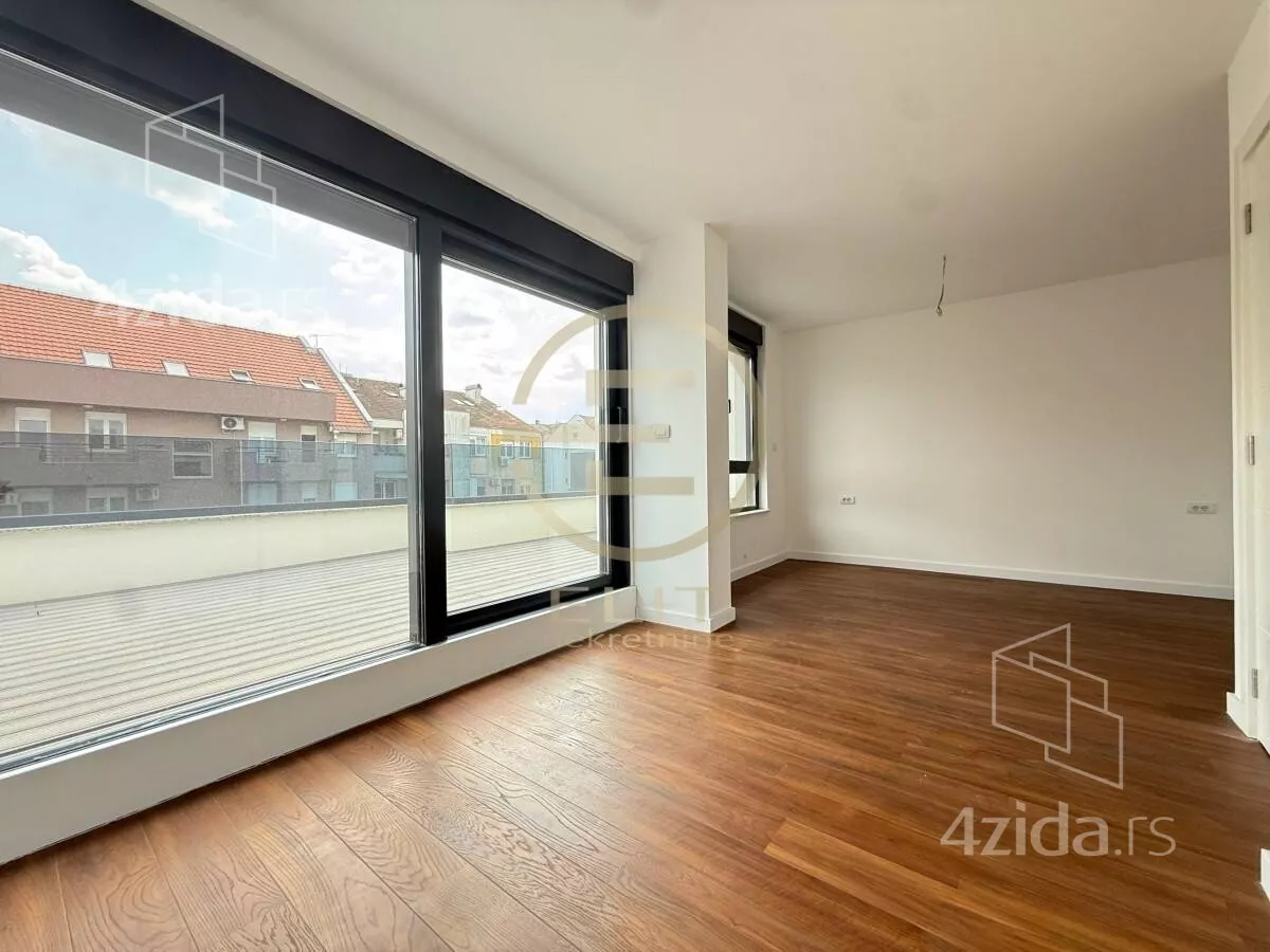 Šestosoban stan | 4zida